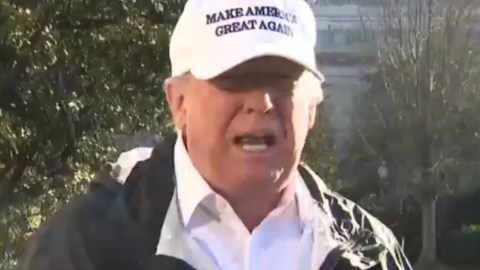 El presidente Trump descarta que México pague directamente por el muro.