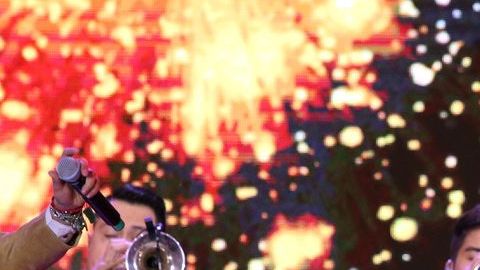 Edwin Luna y la banda La Trakalosa