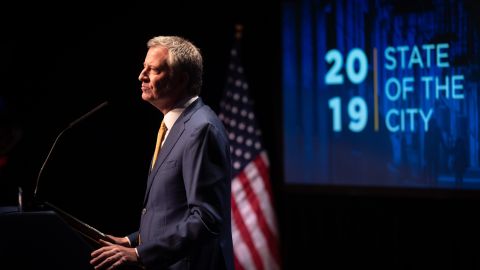 De Blasio cambió el formato de su discurso y lo ofreció durante el día en vez de la noche.