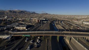 Vista aérea de Ciudad Juárez (i) y El Paso (d) tomada desde Ciudad Juárez, México.  Getty Images