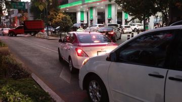 Caos en la Ciudad de México por la falta de gasolina.