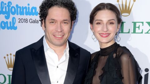 El director de la Filarmónica de Los Ángeles, Gustavo Dudamel, con su esposa Maria Valverde durante la celebración del centenario de la Filármonica en septiembre del 2018.