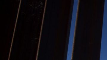 El modelo de bolardos de acero para el muro.