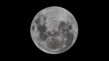 Los acuerdos internacionales sobre la Luna "no ofrecen garantías", advierte una experta.