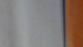 Los inmigrantes usaron una escalera para superar el muro