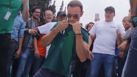 Zague fue blanco de burlas durante una firma de autógrafos