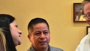 Menéndez escuchó el testimonio de cuatro inmigrantes