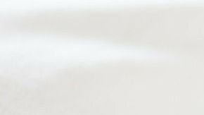 La AAP recomienda una rutina consistente en la que el bebé aprenda a reconocer cuándo es hora de dormir.