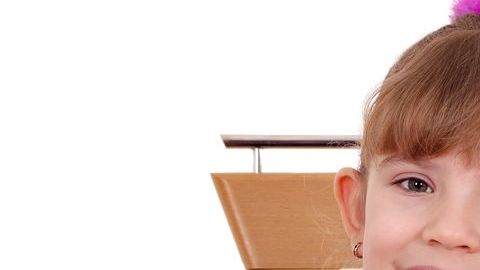 niños-comiendo-pescado