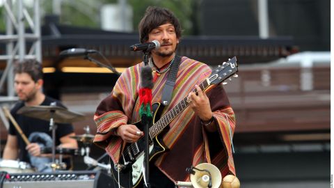 León Larregui