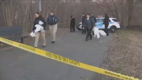 Forenses y policías tomaron la zona en French Charley Park