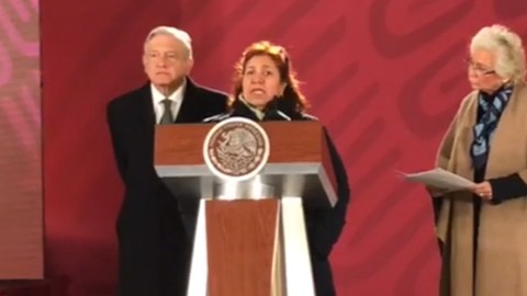 AMLO (izquierda) reiteró que protegerán a quienes son víctimas de violación a derechos humanos.