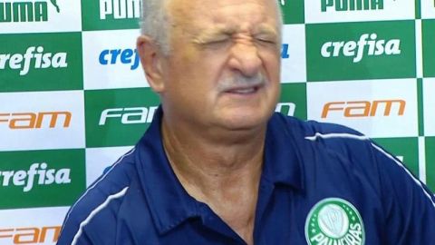 El técnico brasileño Luiz Felipe Scolari experimentó un dolor agudo en conferencia de prensa.