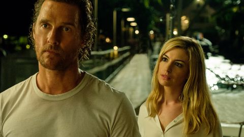 McConaughey y Hathaway en una escena de Serenity.