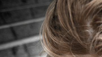 La adolescente quiso practicar sexo oral grupal y terminó en el quirófano.