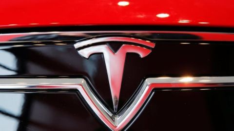 Los abogados alegan que las baterías de tesla no están bien protegidas