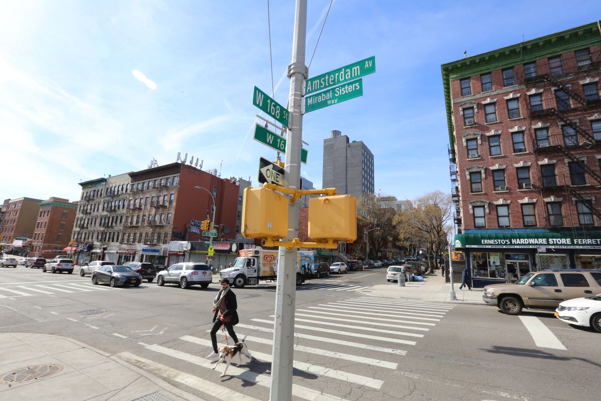 La intersección de la Avenida Amsterdam y la Calle Oeste 168 en Alto Manhattan fue dedicada a las Hermanas Mirabal.