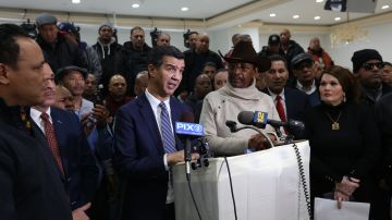 Concejales Ydanis Rodriguez y Ruben Diaz Sr. exigiran un programa de rescate financiero para los taxistas danmificados en el Bronx.