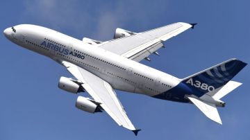 El Airbus A380 es el avión de pasajeros más grande del mundo.