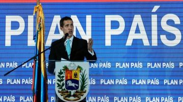 Juan Guaidó presenta un plan para sacar el país de la crisis.