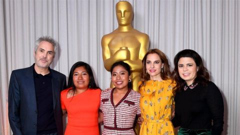 La carrera de Gabriela Rodríguez (la primera por la derecha) está estrechamente vinculada con la del director Alfonso Cuarón.