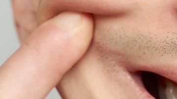 Son capaces de enmascarar su estado de ánimo real y a veces ni los afectados saben que están deprimidos, pero hay algunos síntomas clave que nos ayudan a identificar la enfermedad.