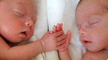 Los gemelos idénticos son invariablemente del mismo sexo, pero un caso en Australia fue la excepción.