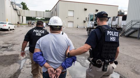 Mega redadas de ICE y HSI realizan en planta procesadora de carne en Ohio