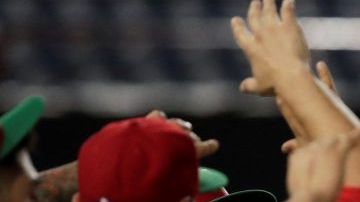Los Charros de Jalisco de México celebran el triunfo frente a Cuba en la Serie del Caribe.