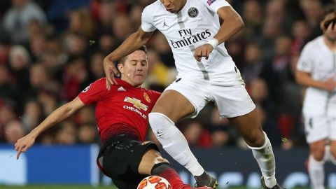 París Saint-Germain derrotó 0-2 al Manchester United en los octavos de ida