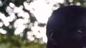 La gente ha encontrado divertido meter la cabeza en una bolsa de carbón.