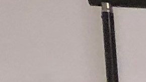 Carlos García, fundador de Finhabits, en el estudio desde donde se contesta en Facebook Live y youtube a las preguntas de los clientes./A. B. N.