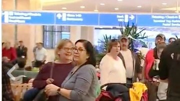 Pasajeros varados por el cierre temporal