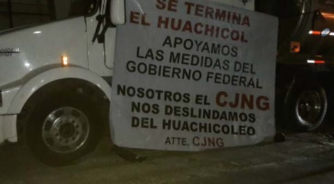 Las mantas fueron colocadas en Guadalajara.