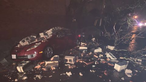 El tornado causó graves daños en Columbus, Mississippi.