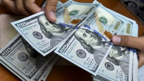 Los hispanos tienen un ingreso promedio de $46,000 dólares anuales.