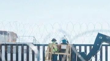 El acuerdo solo incluiría una partida mínima de 1,375 millones de dólares para la construcción del muro