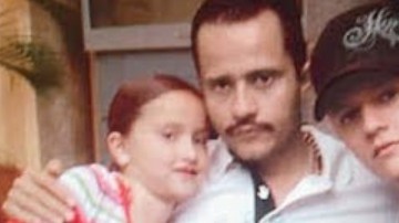 Foto que circula en redes de "El Mencho" con sus hijos reconocidos, Jessica y Rubén.