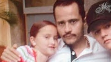 Foto que circula en redes de "El Mencho" con sus hijos reconocidos, Jessica y Rubén.