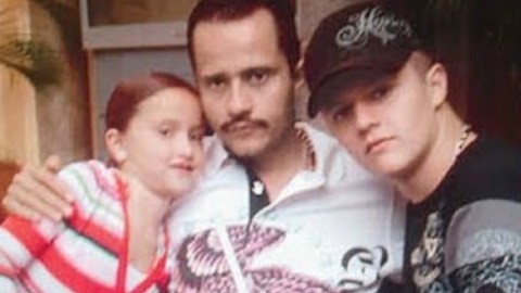 Foto que circula en redes de "El Mencho" con sus hijos reconocidos, Jessica y Rubén.