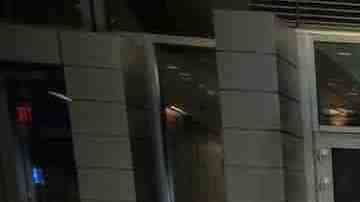 Una iglesia consigue recaudar más de $100,000 dólares que reparte entre los estudiantes con deudas.