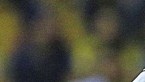 Diego Armando Maradona director técnico de Dorados festeja con Jesús Escoboza un golazo ante Cafetaleros de Tapachula.