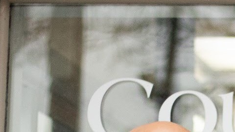 David Coto frente al negocio que ha levantado con duro trabajo.