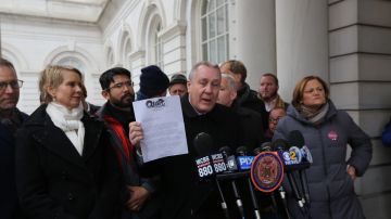 Líderes y políticos de NY como el concejal Daniel Dromm y Melissa Mark-Viverito, exigen la renuncia del concejal Rubén Díaz