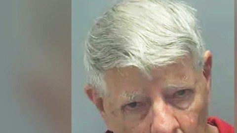 John Bayerl tiene 78 años