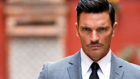 Julián Gil.