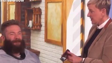 Julian Edelman se rasuró su enorme barba en un show en vivo de televisión