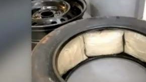 Los traficantes camuflaron la droga en llantas de autos Ford.