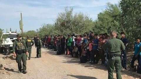 En su mayoría los detenidos son unidades familiares provenientes de Centroamérica