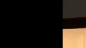 El joven se dio cuenta demasiado tarde que estaba frente a la cámara.